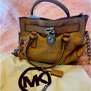 Michael Kors hand bad with shoulder strap